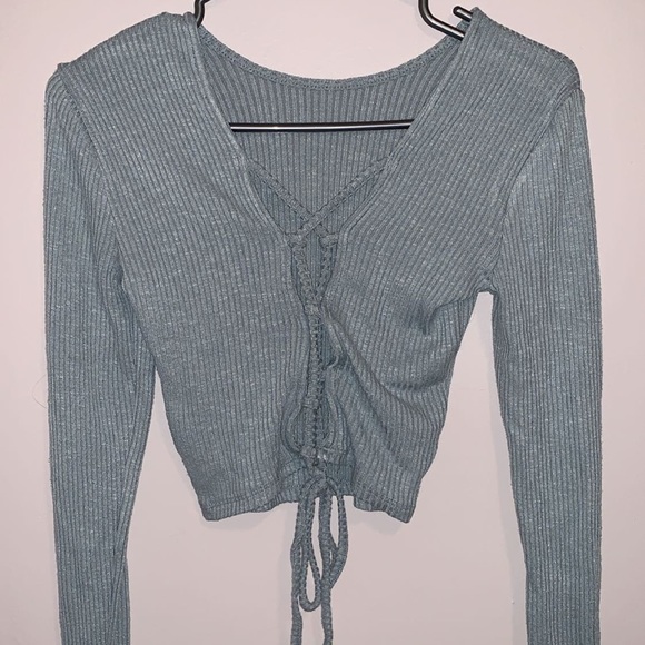 Cropped open back long sleeve - Picture 2 of 3